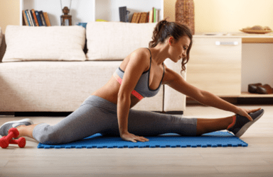 Nena fai deporte na casa